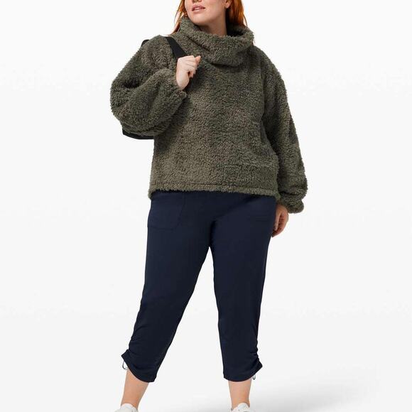 Nwot lululemon warm restore sherpa - Picture 3 of 7